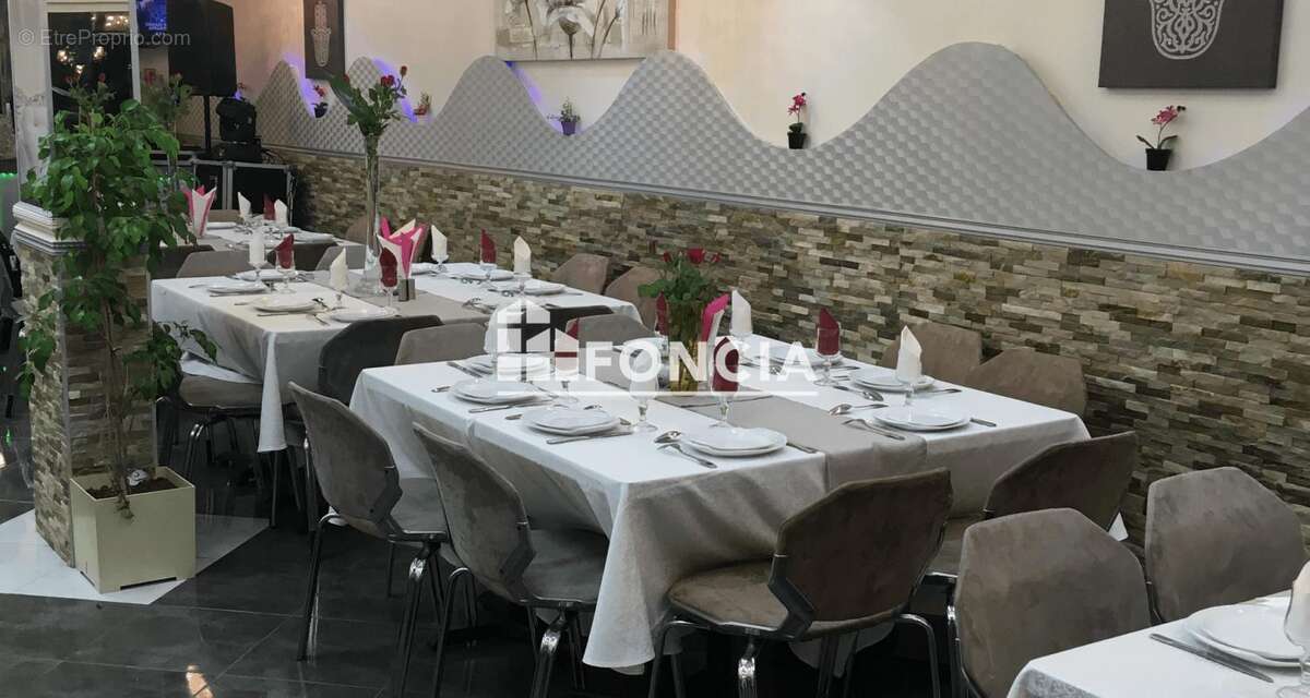 Commerce à L&#039;HAY-LES-ROSES