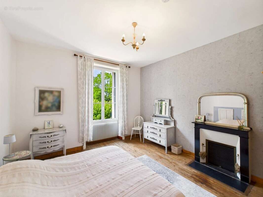 Maison à SAINT-MEDARD-D&#039;EXCIDEUIL