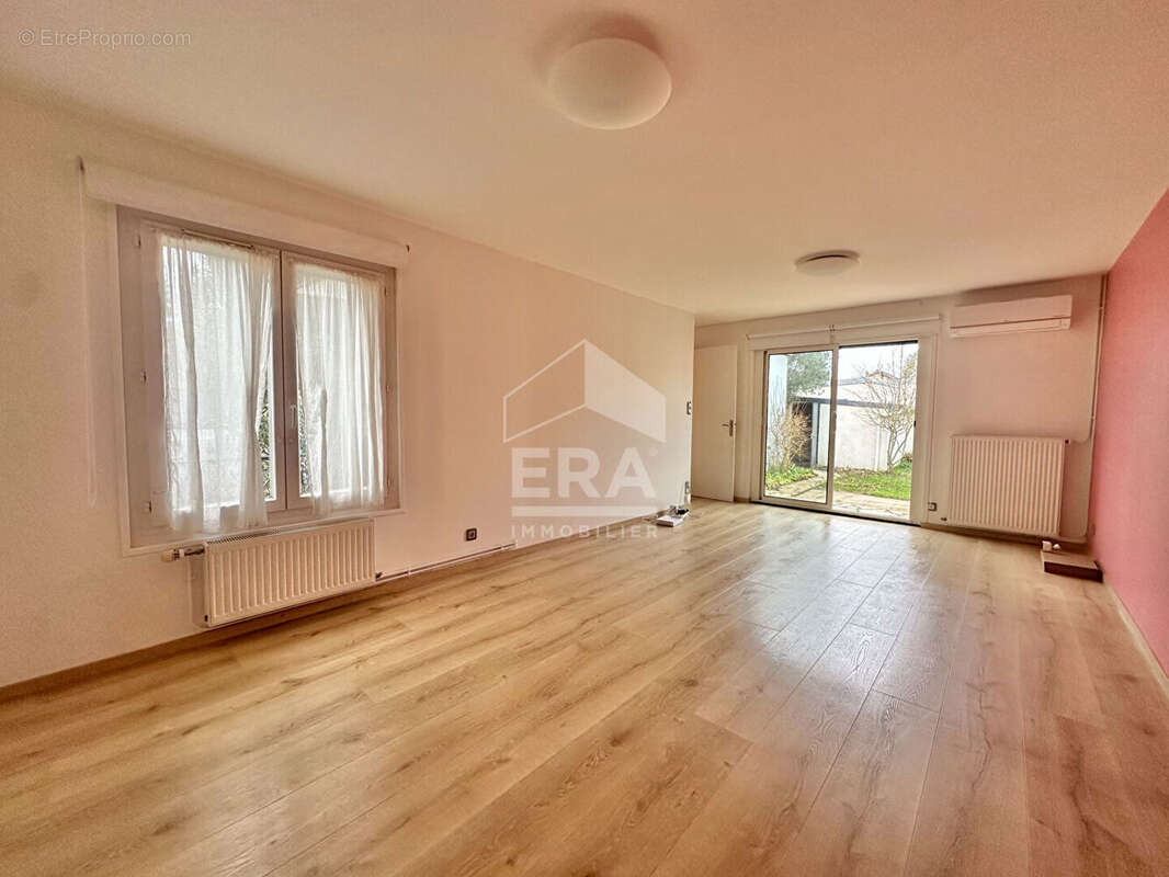 Maison à SARTROUVILLE