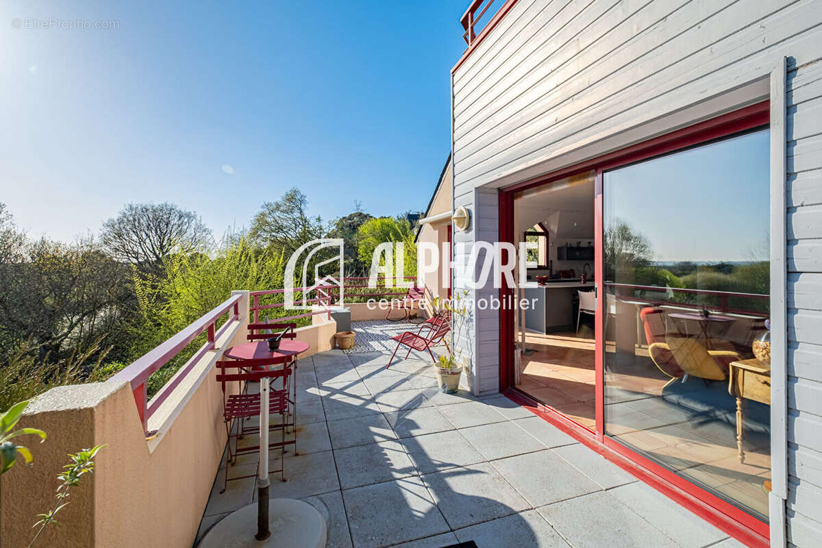 Guérande , propriété de 240m²  , 7 pièces , garage , piscine sur 1500m²  de terrain . - photo 8
