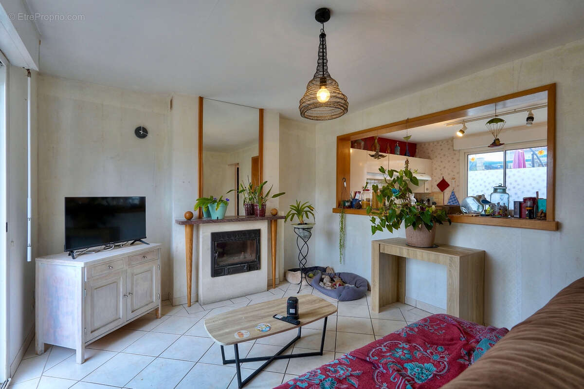 Maison à LA CHAPELLE-SAINT-LAURENT