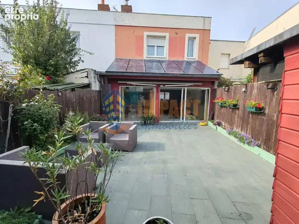 Maison en centre ville aux beaux volumes, en parfait état, 3 chambres, salle de bain et salle d'eau, terrasse - photo 5