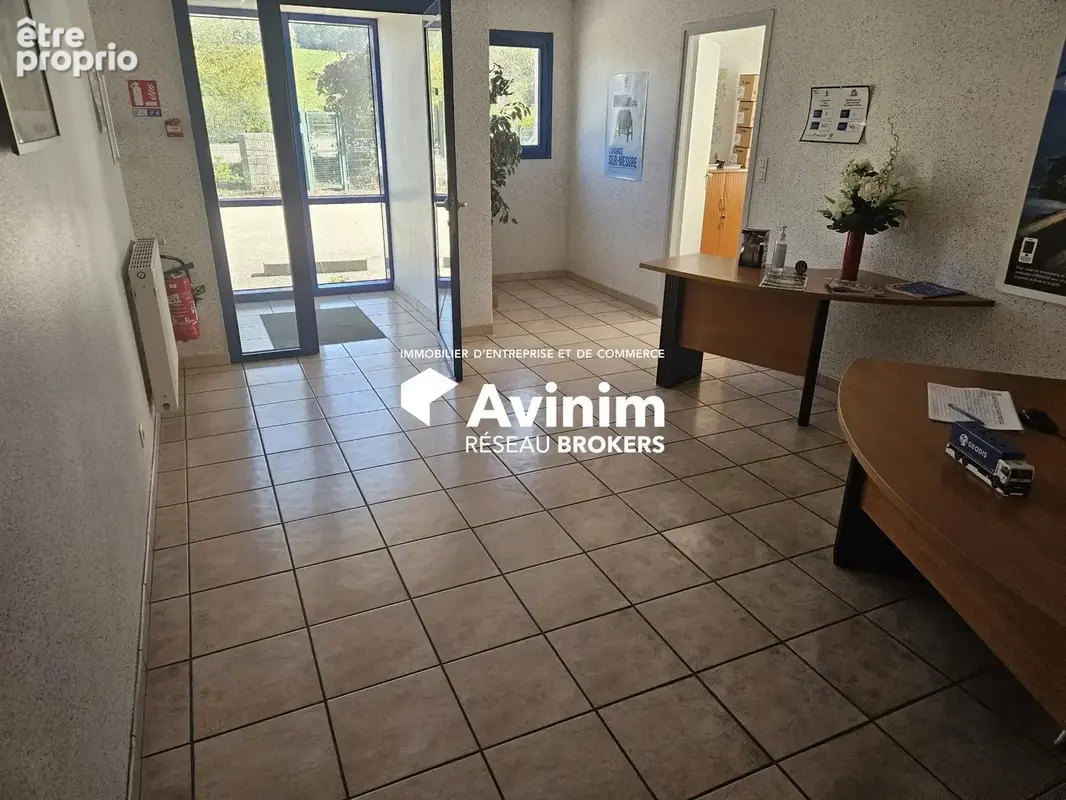 Commerce 3 022 m² à vendre à Oyonnax (01100) - photo 5