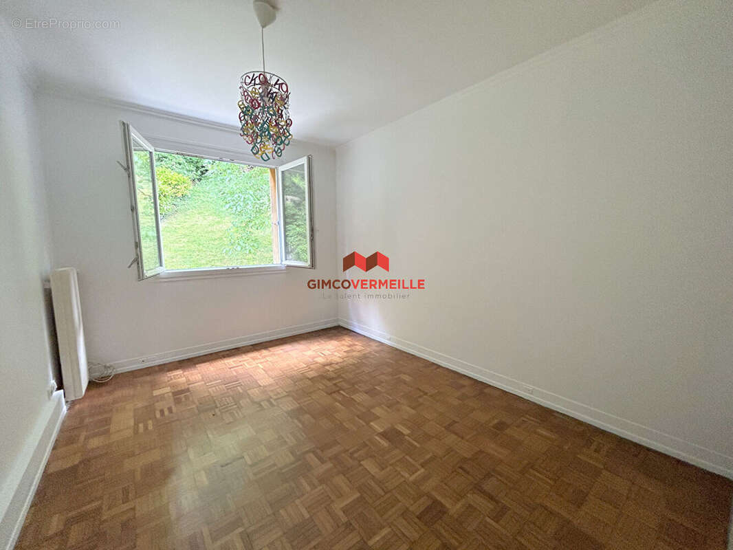 Appartement à BOUGIVAL