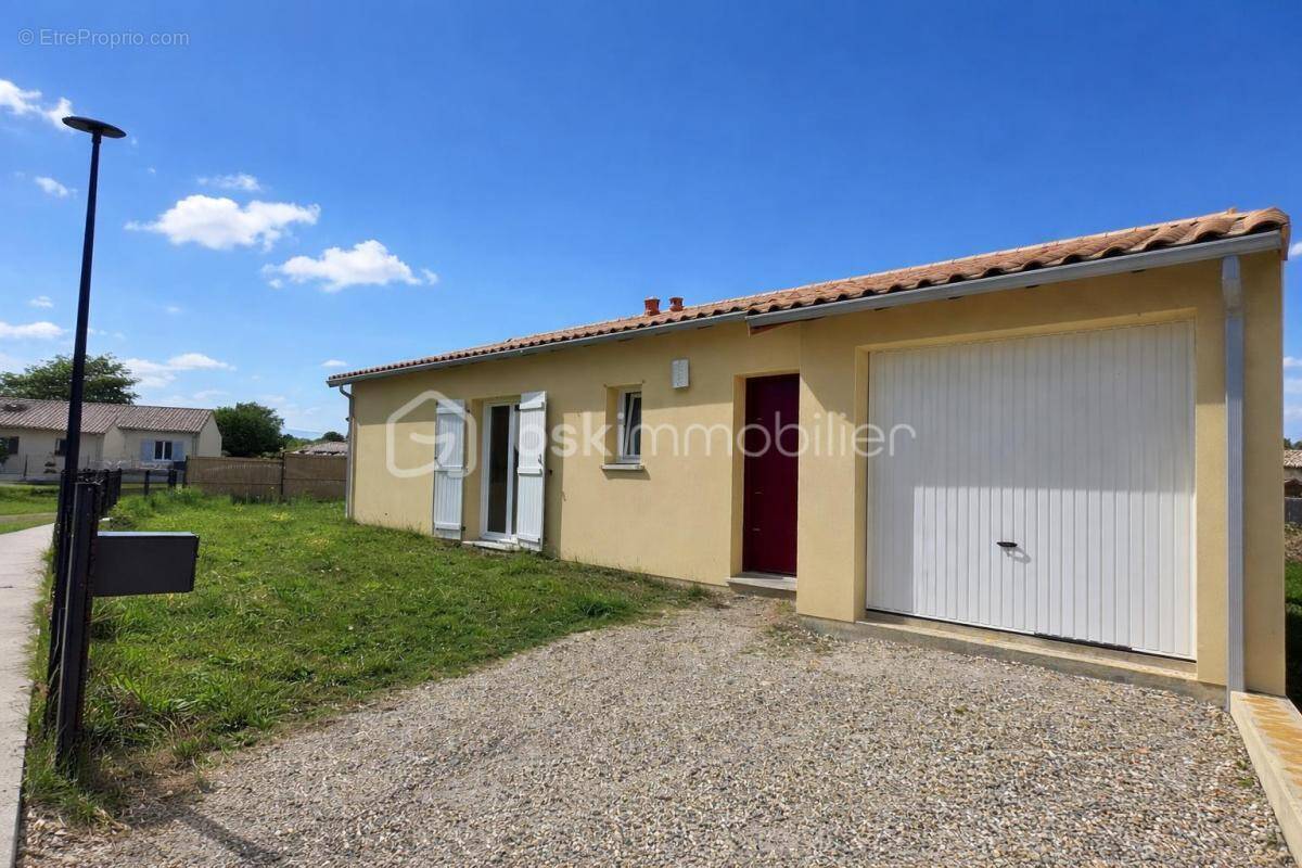 Maison à AUBIE-ET-ESPESSAS