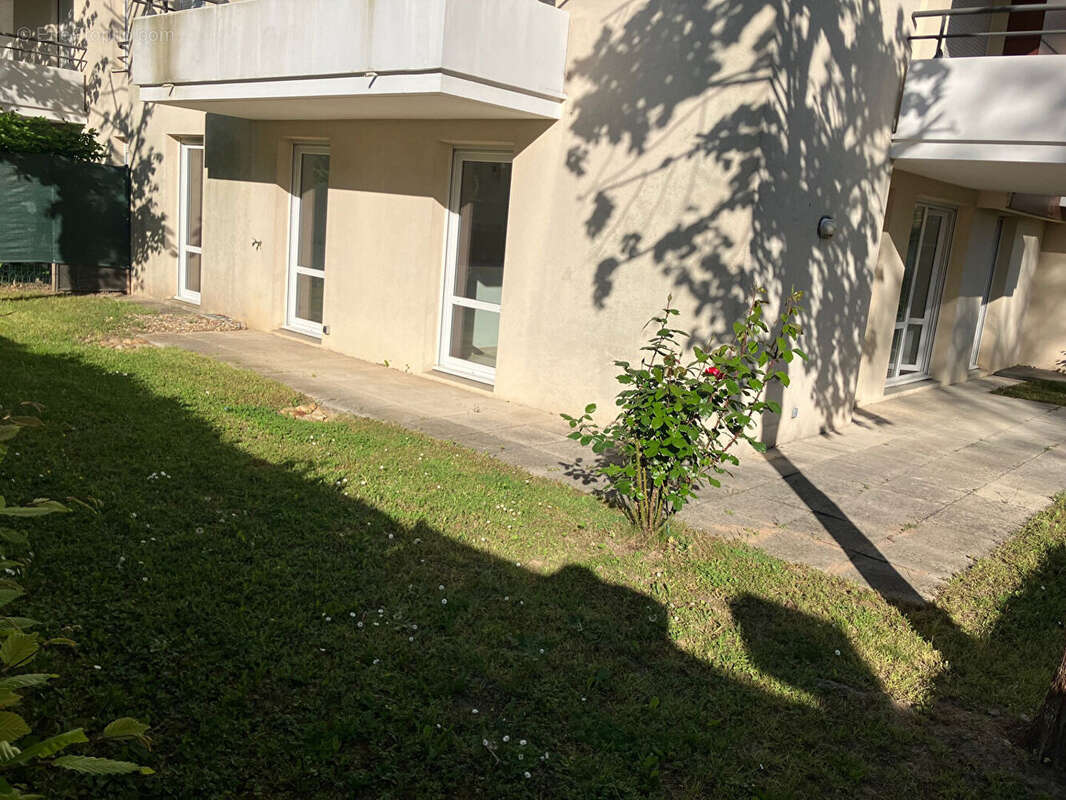 T3 Rez de Jardin St Jean des Vignes avec garage - photo 9