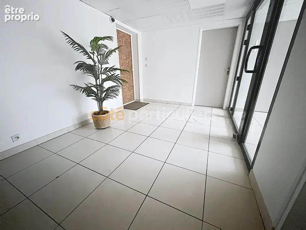 Rare sur Montargis, 103 m2 avec 2 terrasses et double box - photo 9