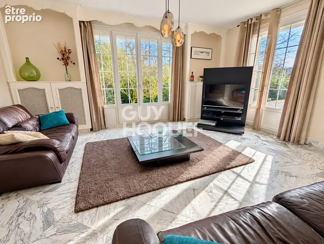 Ecole Valentin, maison 6 chambres, terrain 26 ares - photo 4