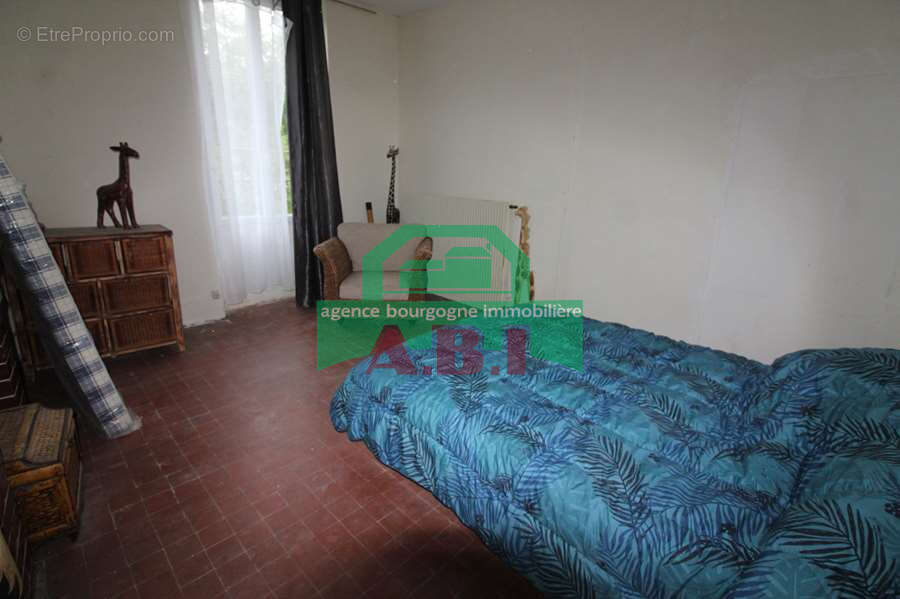 58, Morvan Lormes - Maison indépendante  style Bourgeoise bon volumen habitalbe sur 3091m2 de terrain. - photo 10