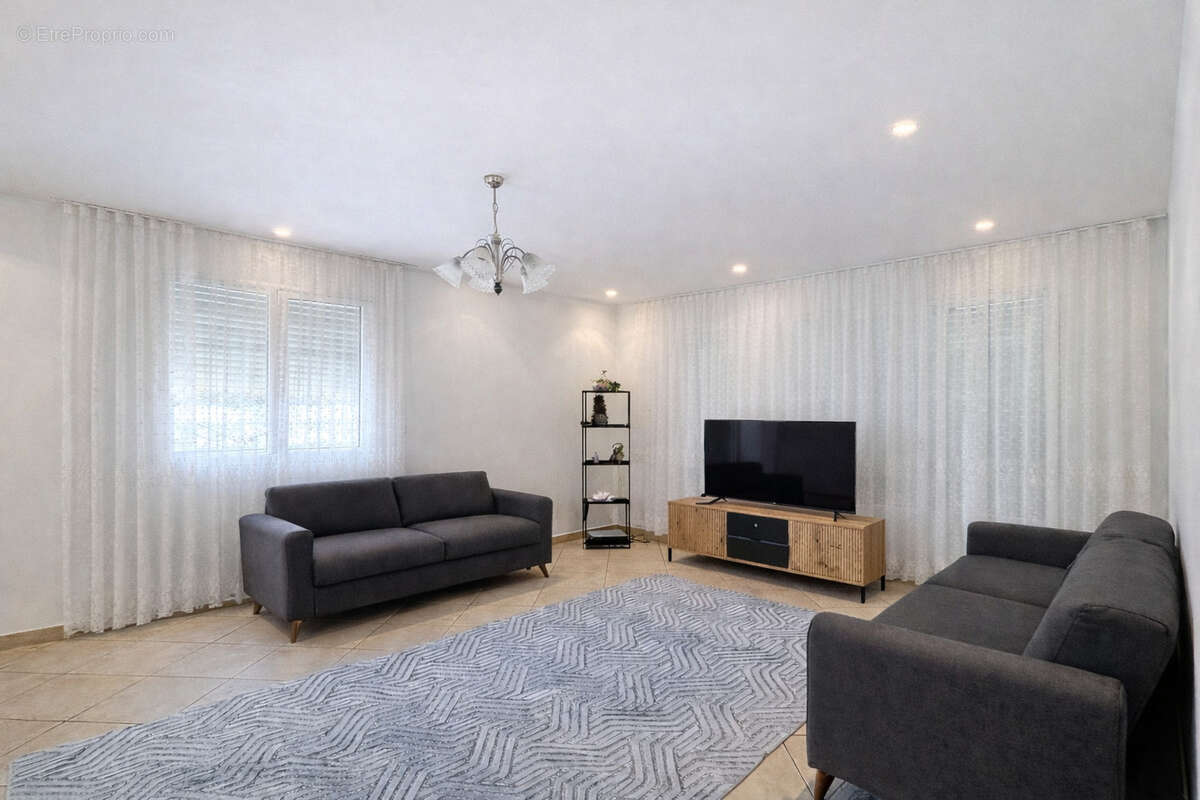 Maison à ROUSSILLON