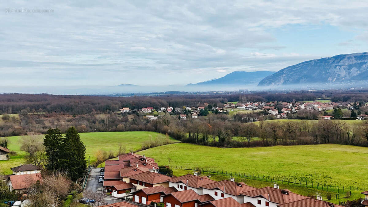 vue (5) - Appartement à VIRY