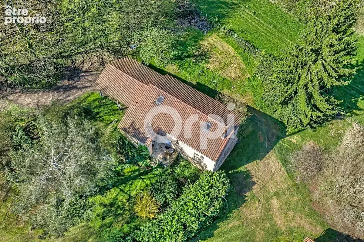 Maison à CREYSSENSAC-ET-PISSOT