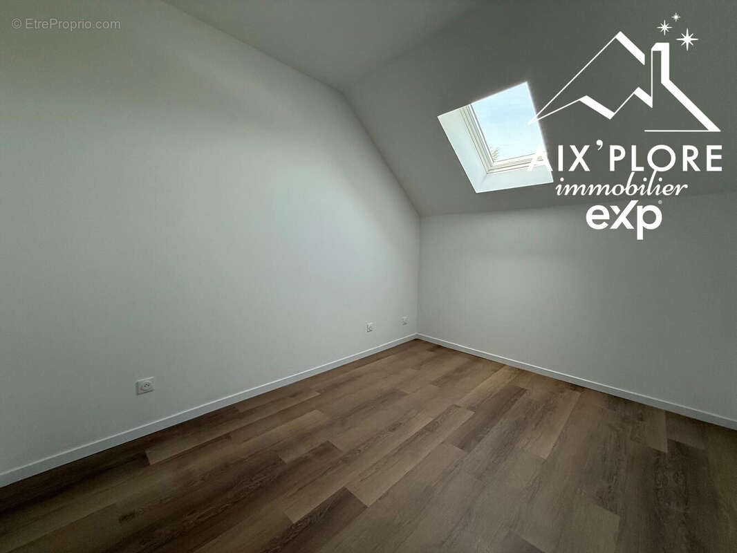 Appartement à YENNE