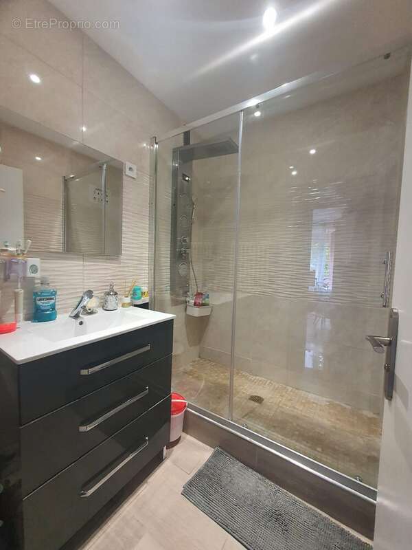 Appartement à CHENOVE