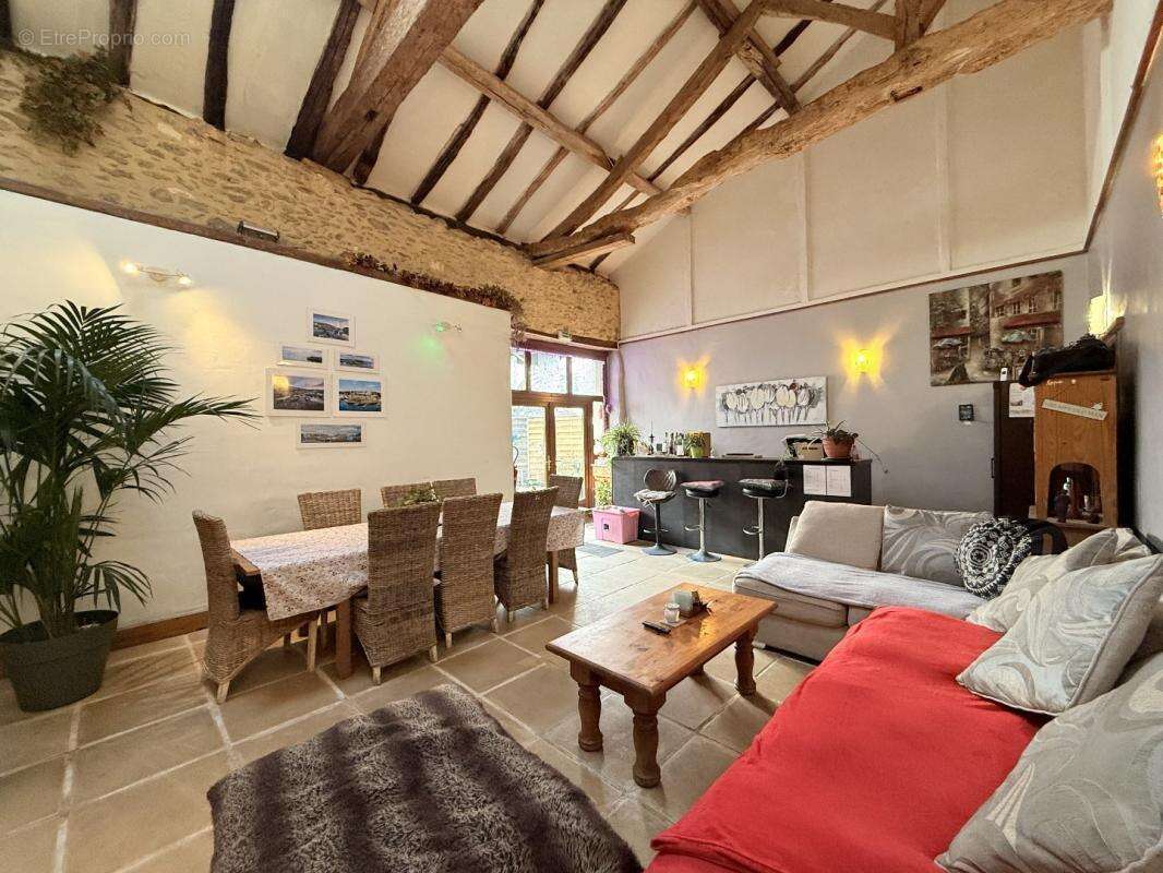 Maison à COMBIERS