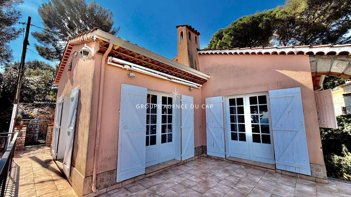 Maison à LES ISSAMBRES