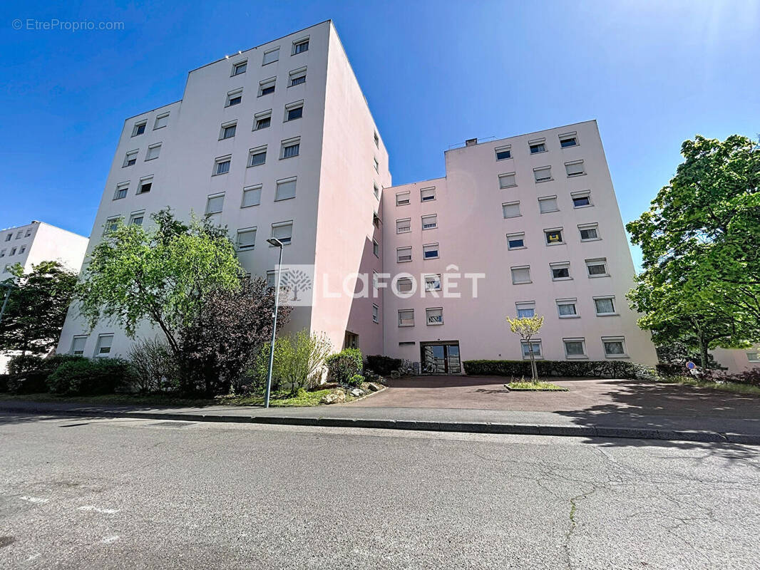 Appartement à RILLIEUX-LA-PAPE
