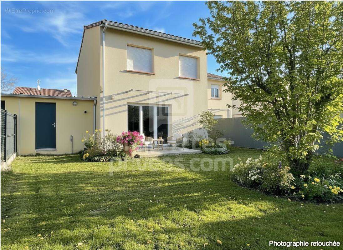 Maison à CASTELGINEST