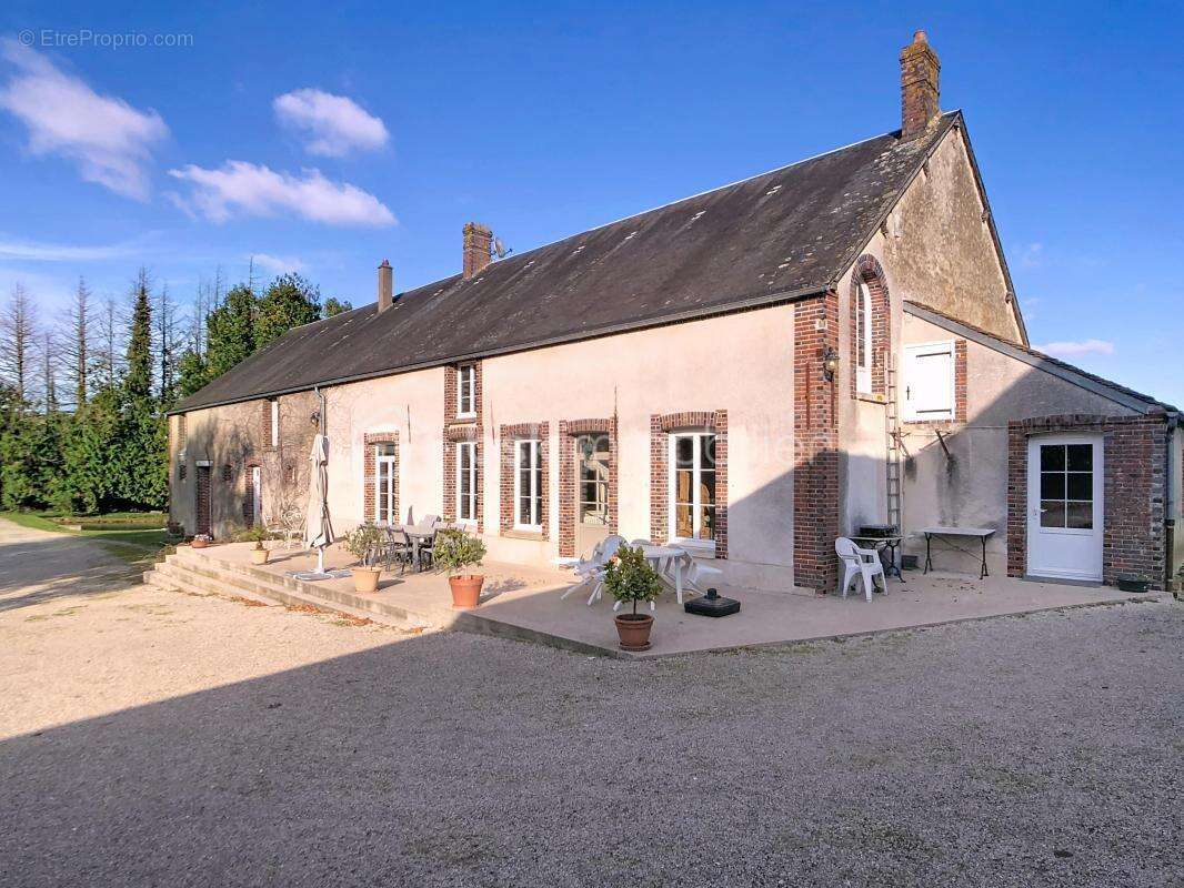 Maison à MONTCORBON