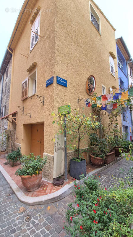 Maison à MOUANS-SARTOUX