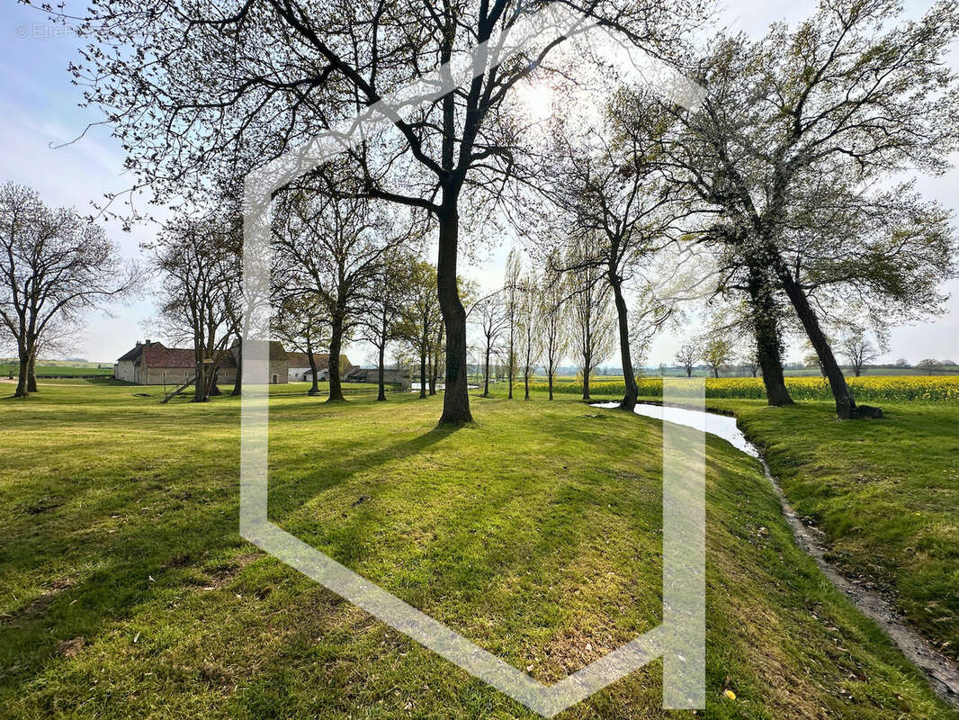 Maison à COSNE-COURS-SUR-LOIRE