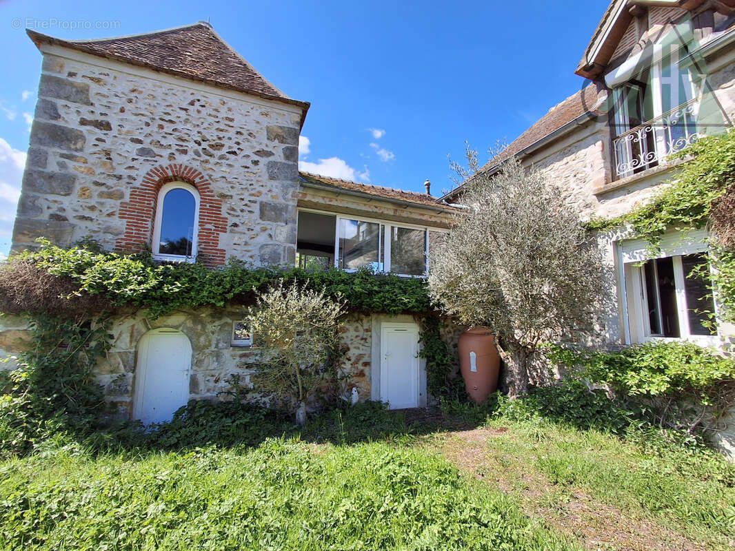 Maison à GRANDPUITS-BAILLY-CARROIS