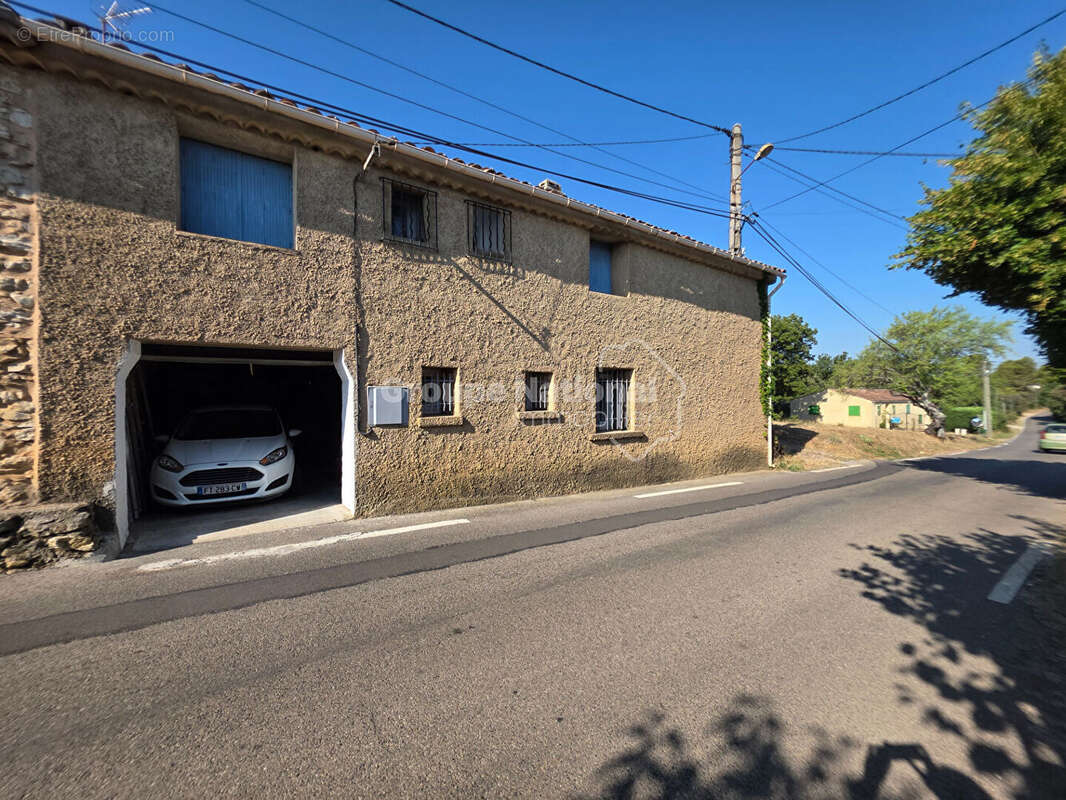 Bas de villa en campagne à Saint-Julien-le-Montagnier (83560) - photo 10