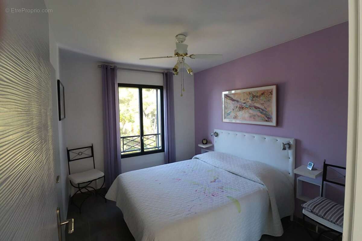 Maison à SAINT-CYR-SUR-MER