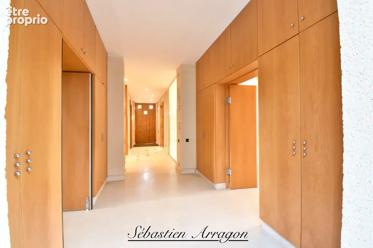 Maison de maître du XIXᵉ siècle à Villeneuve-sur-Lot – 460 m² – Parc de 8 300 m² – Piscine – Centre-ville à pied - photo 17