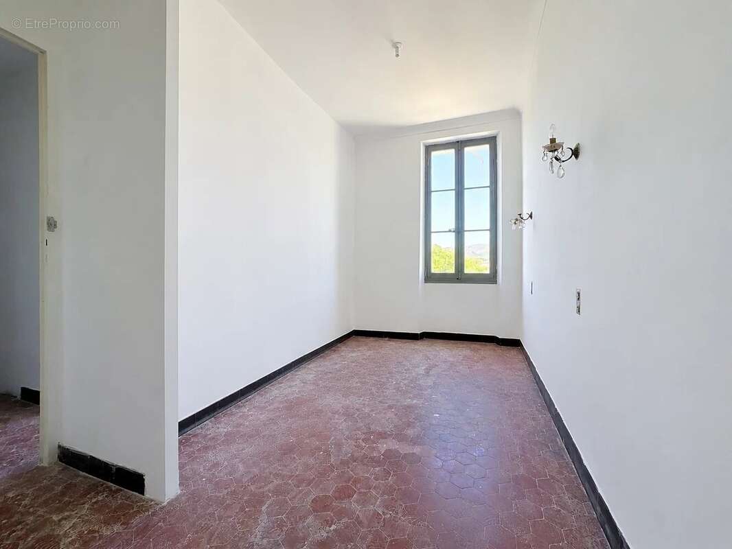 Jolie maison de ville à rénover de 107m2 avec 30m2 d'extérieur et parking - photo 20