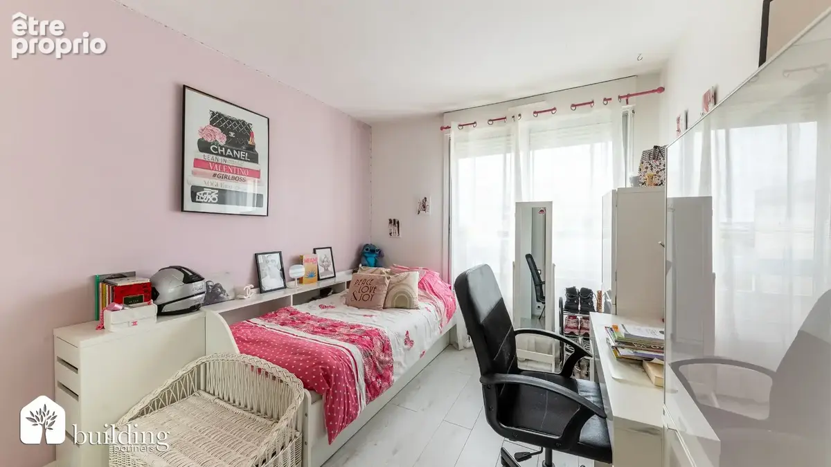 Levallois-Perret - Proche Paris - Appartement 4 pièces de 100 m² - photo 8