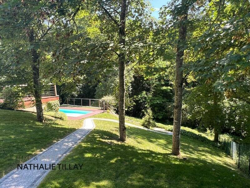 Maison à LA CHAPELLE-SAINT-MESMIN