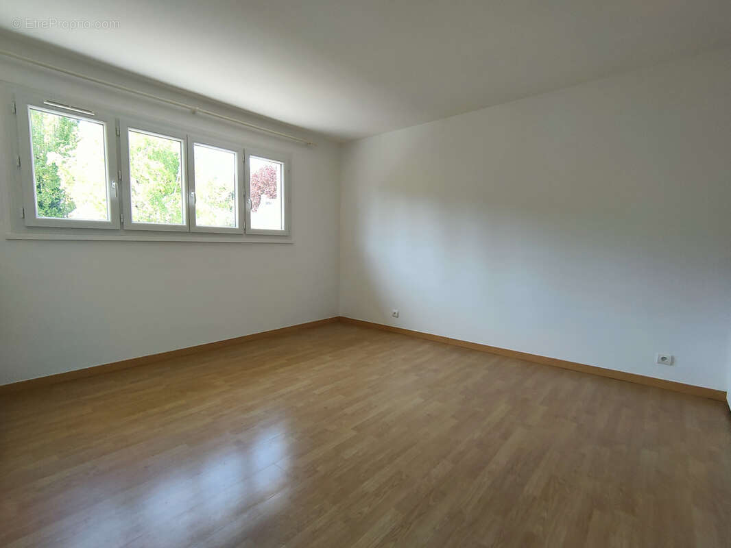 Maison à SAINT-REMY-LES-CHEVREUSE