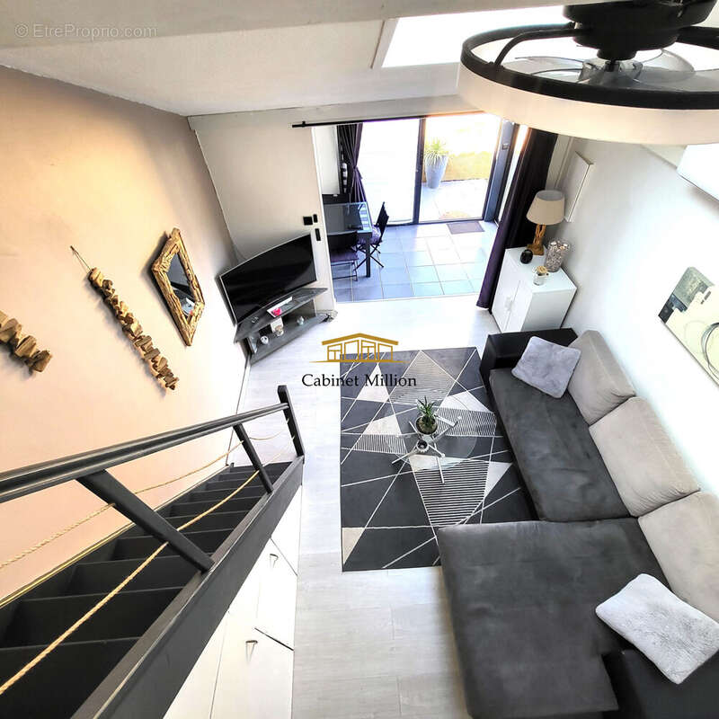 Maison à VIC-LA-GARDIOLE