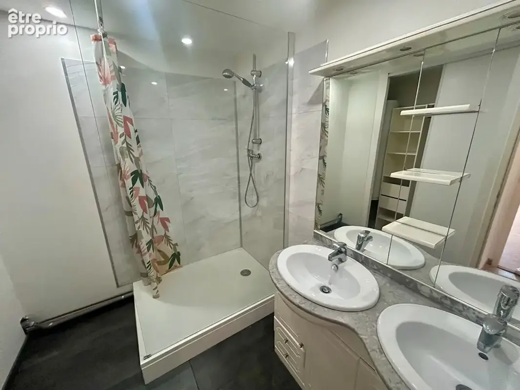 À vendre sur la commune de Saint-Laurent, côté bourg. - photo 5