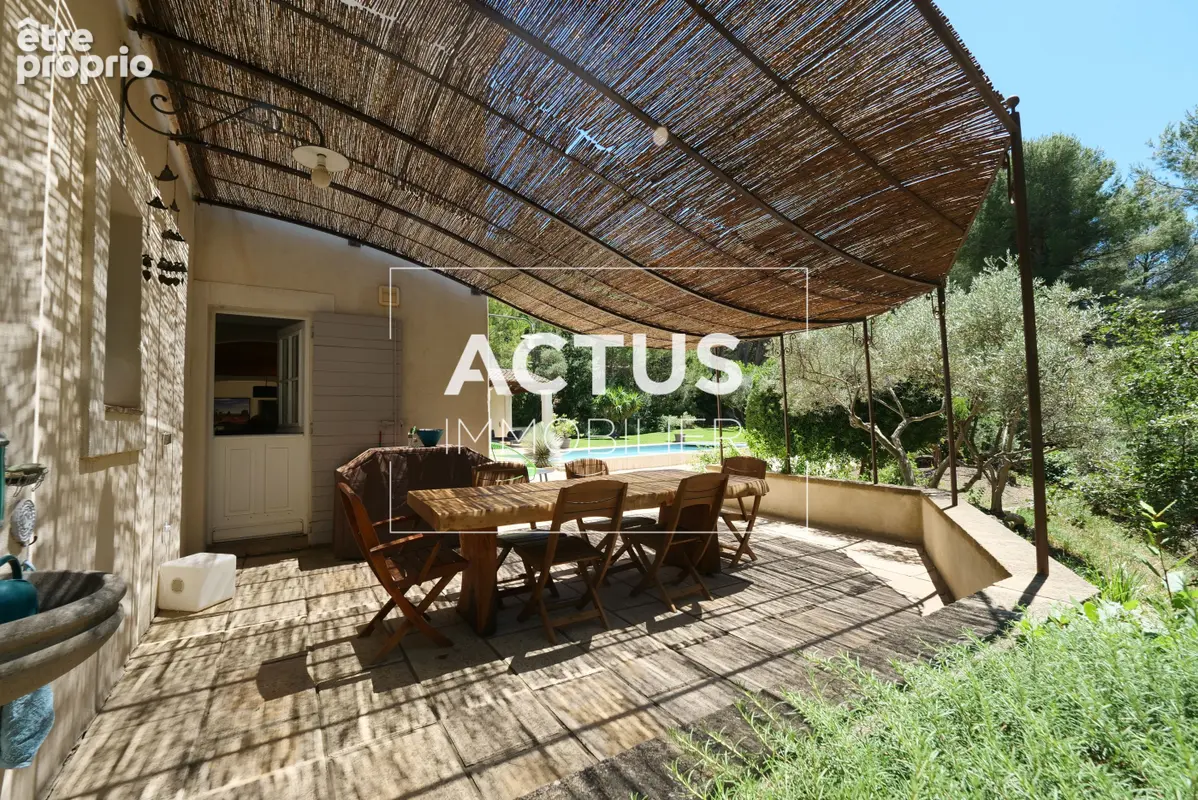 Maison 9 pièces 195 m² à vendre à Salon-De-Provence (13300) - photo 8