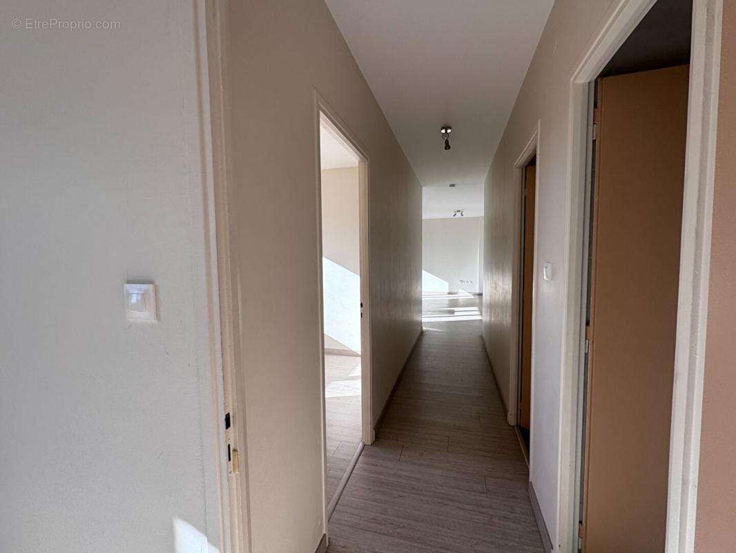 Appartement à ARS-SUR-MOSELLE