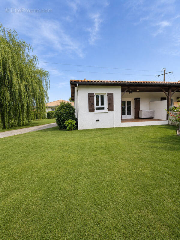 Appartement à AUREILHAN