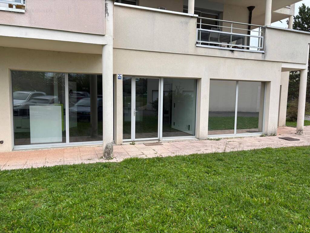 Commerce à DIVONNE-LES-BAINS