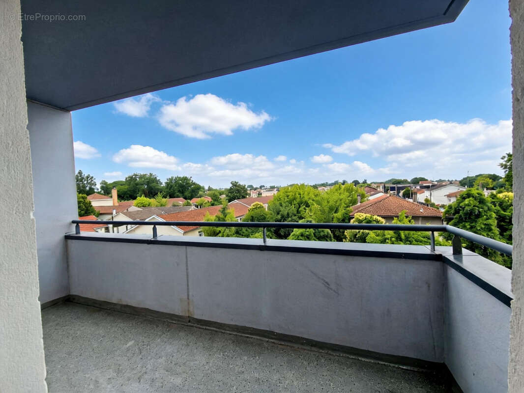 BEGLES - ARGOUS - T3 Rénové avec terrasse - photo 2