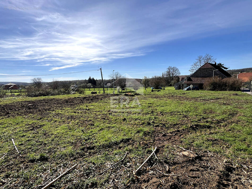 Terrain à SORNAY