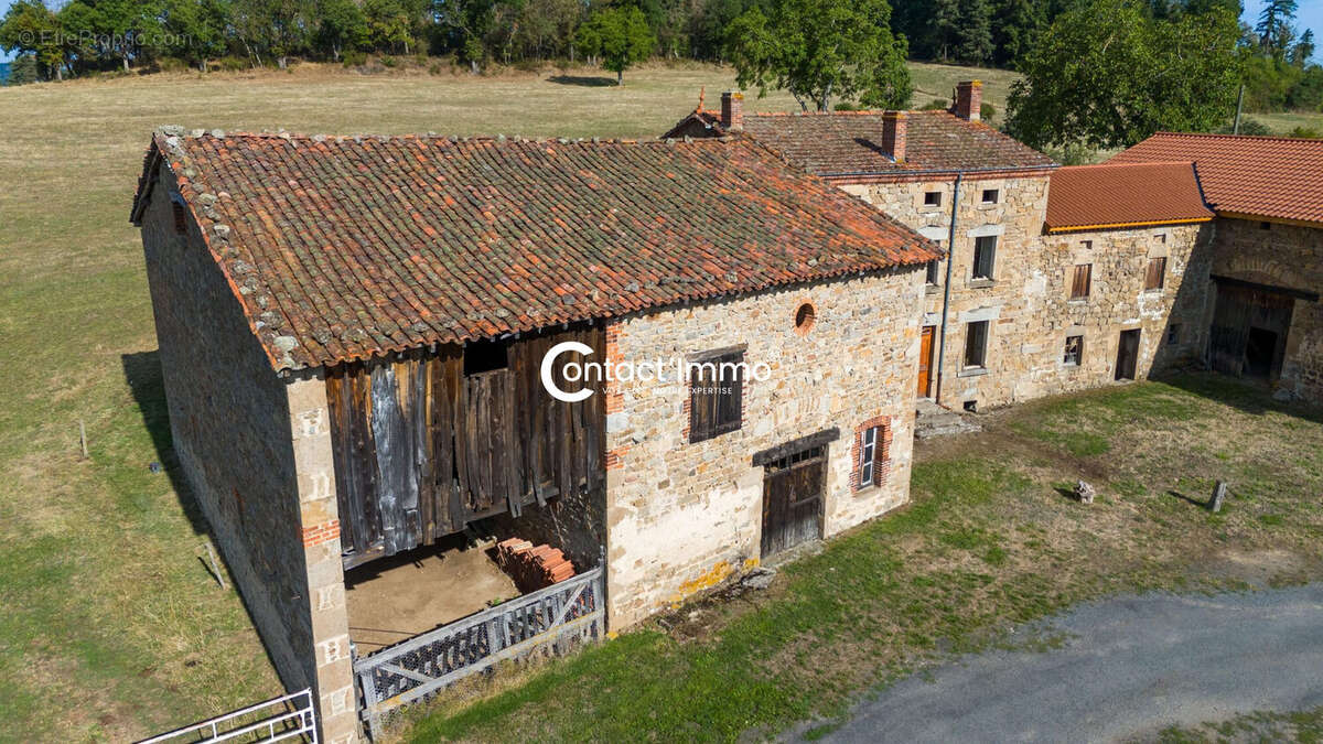 Maison 175 m² à Saint-Dier-D'auvergne  - photo 6