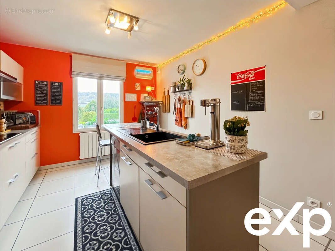 Maison à BELLENGREVILLE