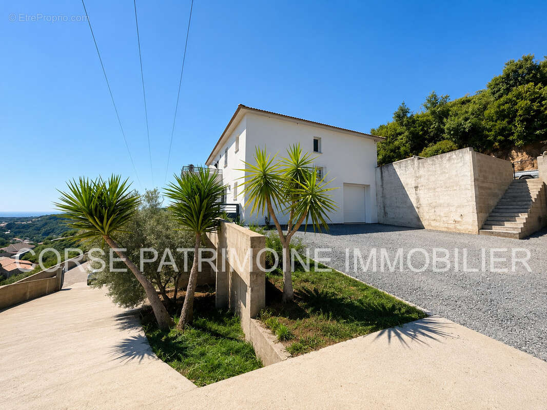 Maison composée de deux appartements indépendants sur les hauteurs de Folelli - photo 4