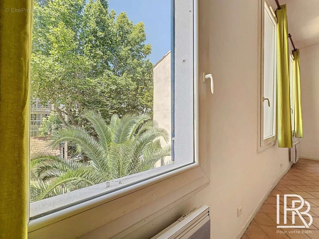 Appartement à MARSEILLE-1E