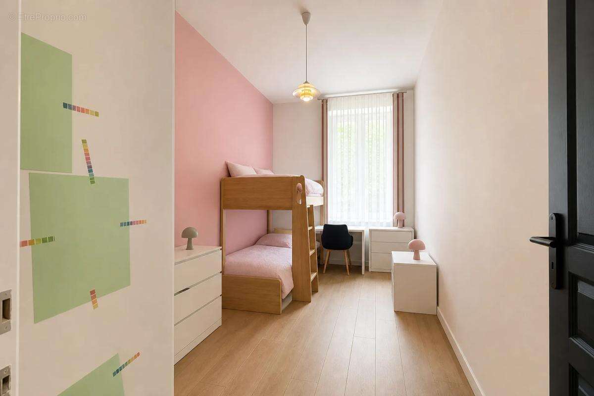 Appartement de 5 pièces de 145 m² à Saint-Étienne - photo 8