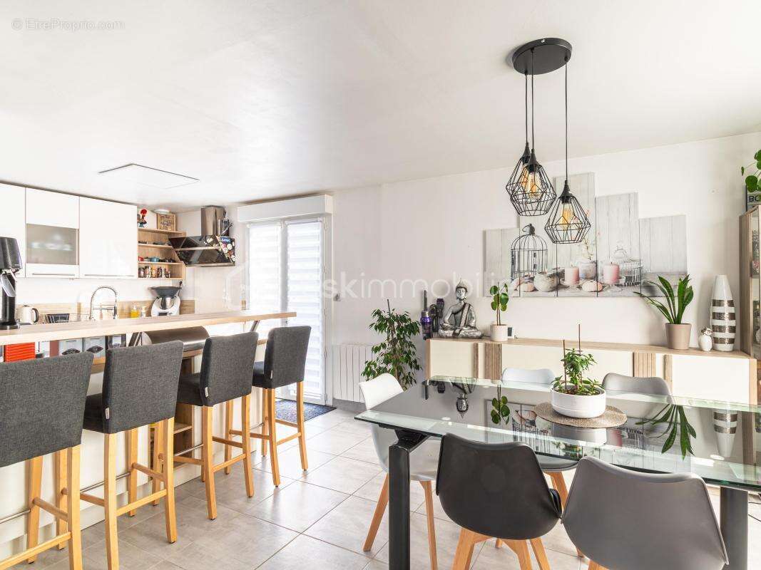 Maison sur sous-sol avec un réel potentiel ! - photo 2
