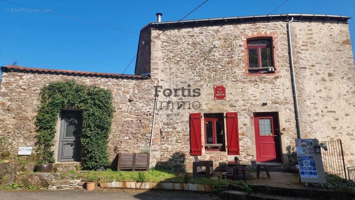 Maison à LA BRUFFIERE