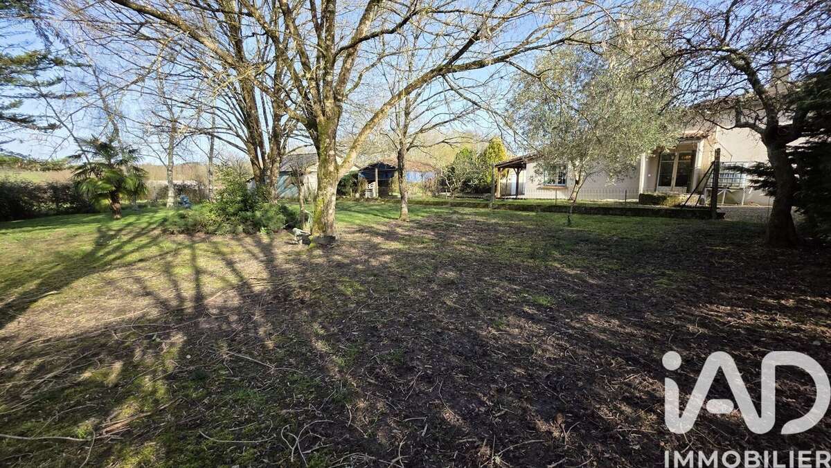Maison 156 m² à Touverac  - photo 6