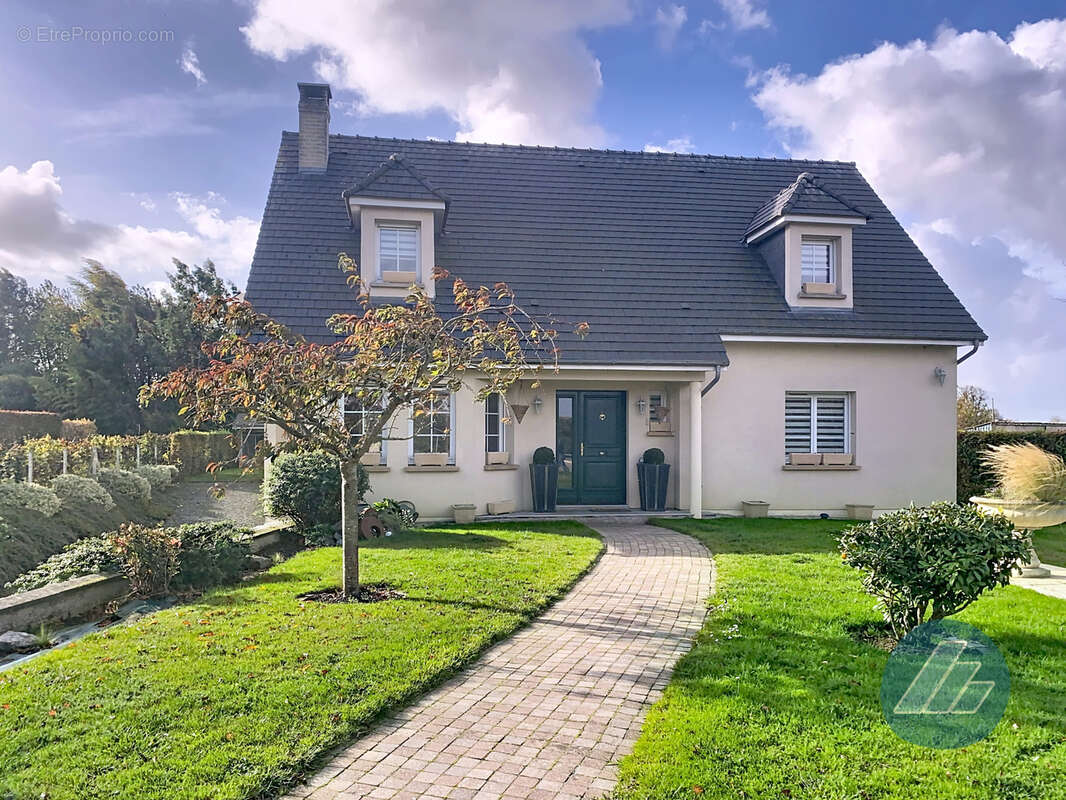 Maison à TOURS-EN-VIMEU